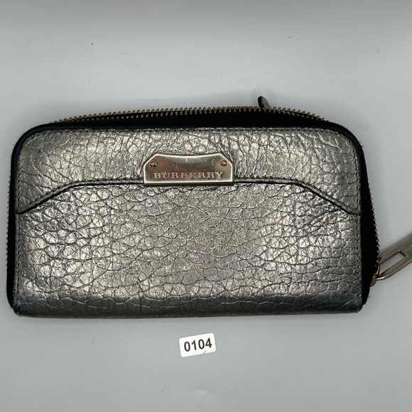 BURBERRY Metallic Pebbled Leather Zip Around Wallet‎ Silver #104